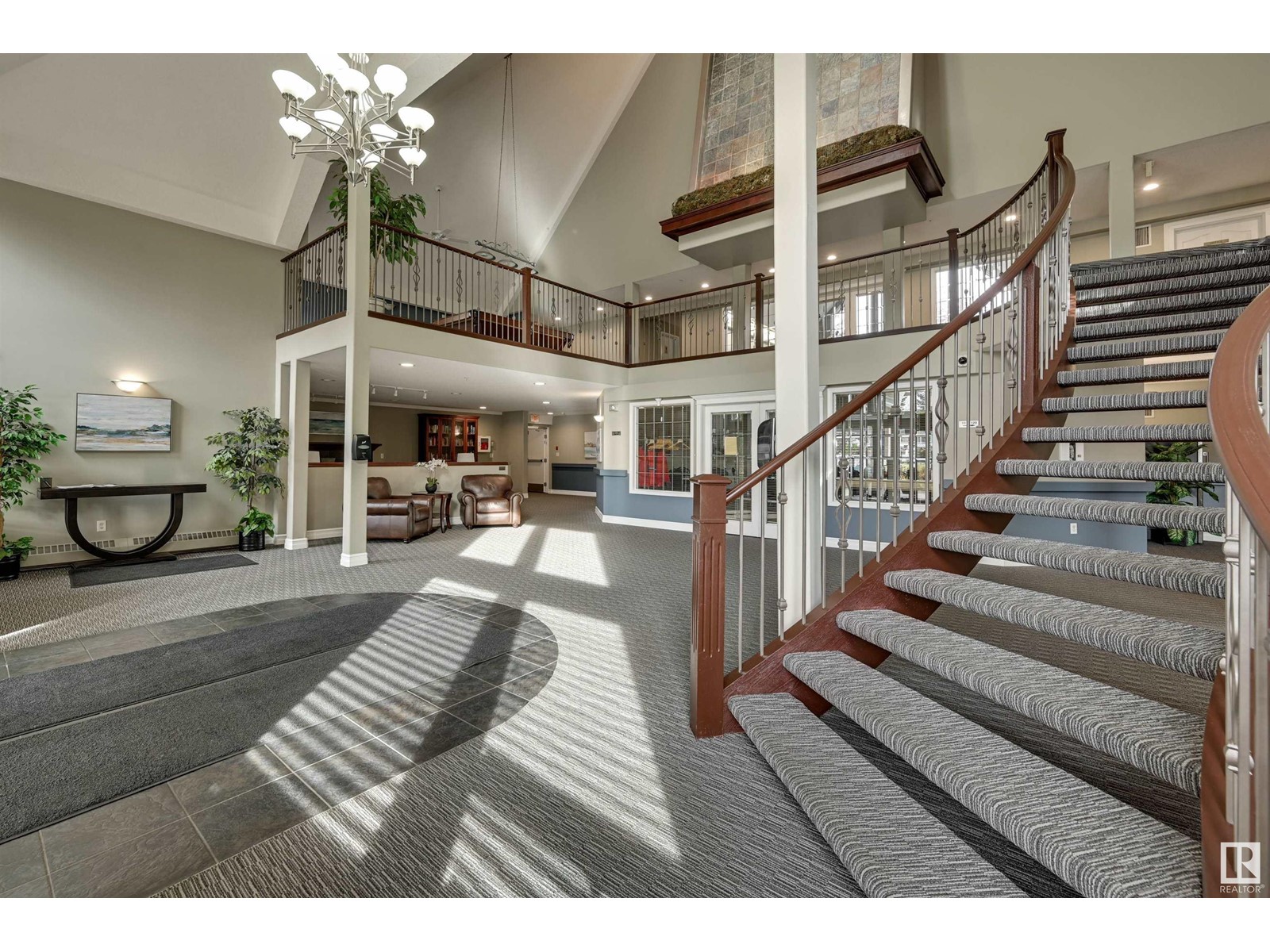 #416 9008 99 AV NW