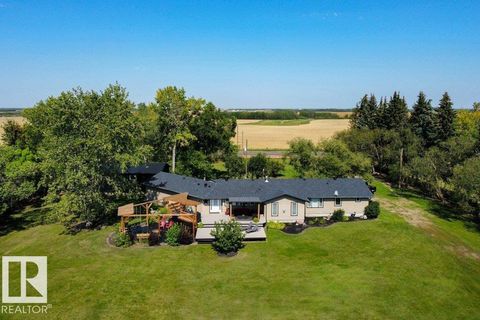 25421 TWP ROAD 554 Rural Sturgeon County AB T8R2G7