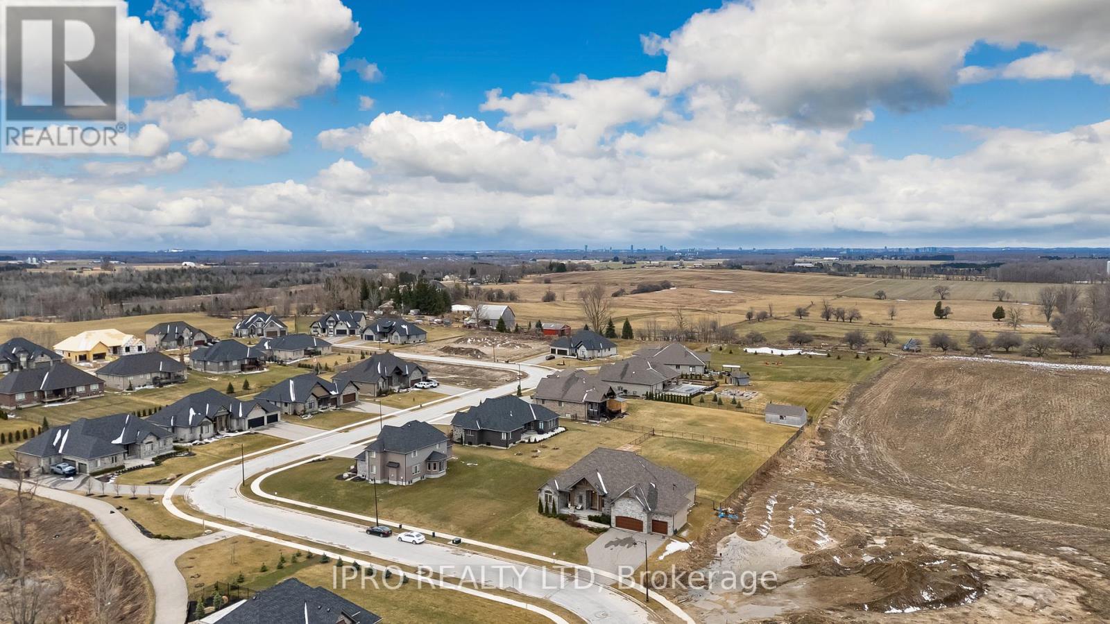 111 SUNSET HILLS CRESCENT