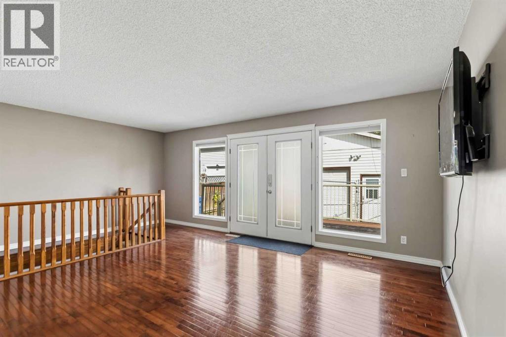 18 Clark Crescent