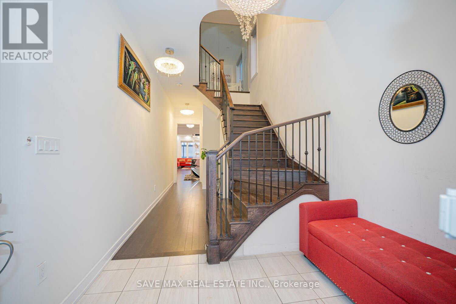 23 HENDRICKS CRESCENT