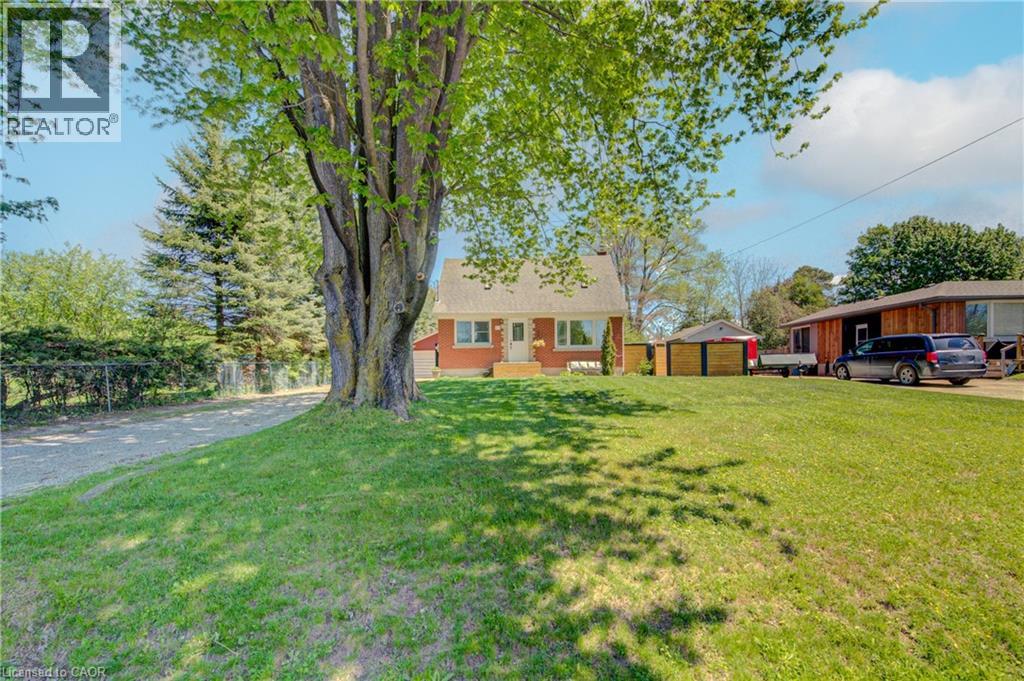 17 DANIEL Avenue