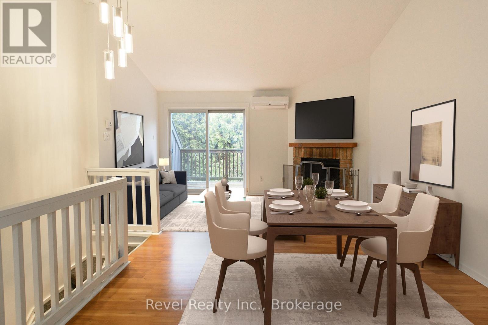 227 - 17 HARBOUR STREET W