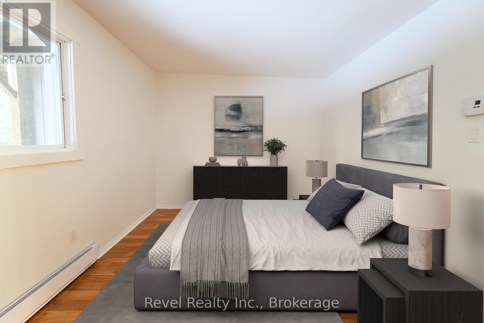 227 - 17 HARBOUR STREET W