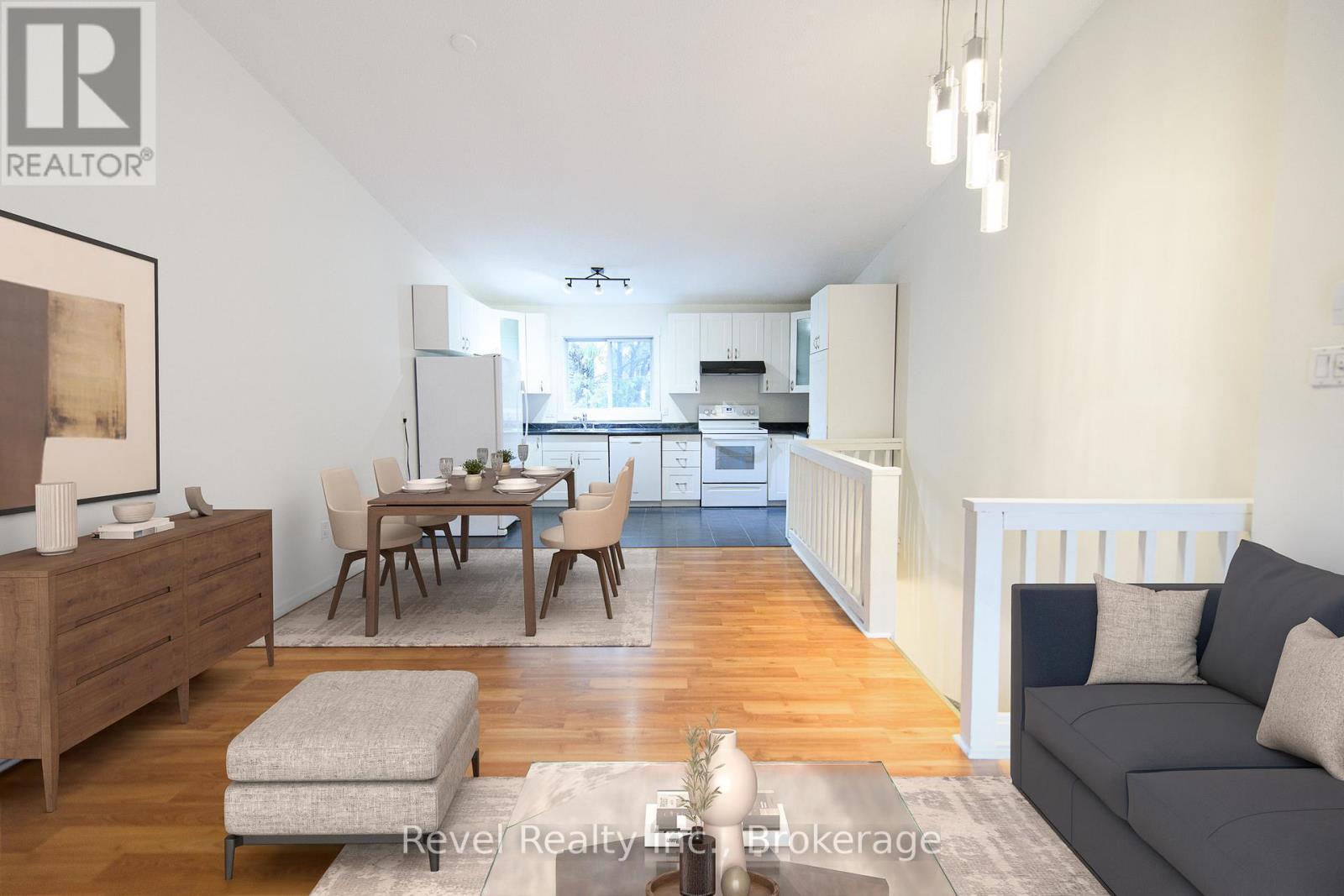 227 - 17 HARBOUR STREET W