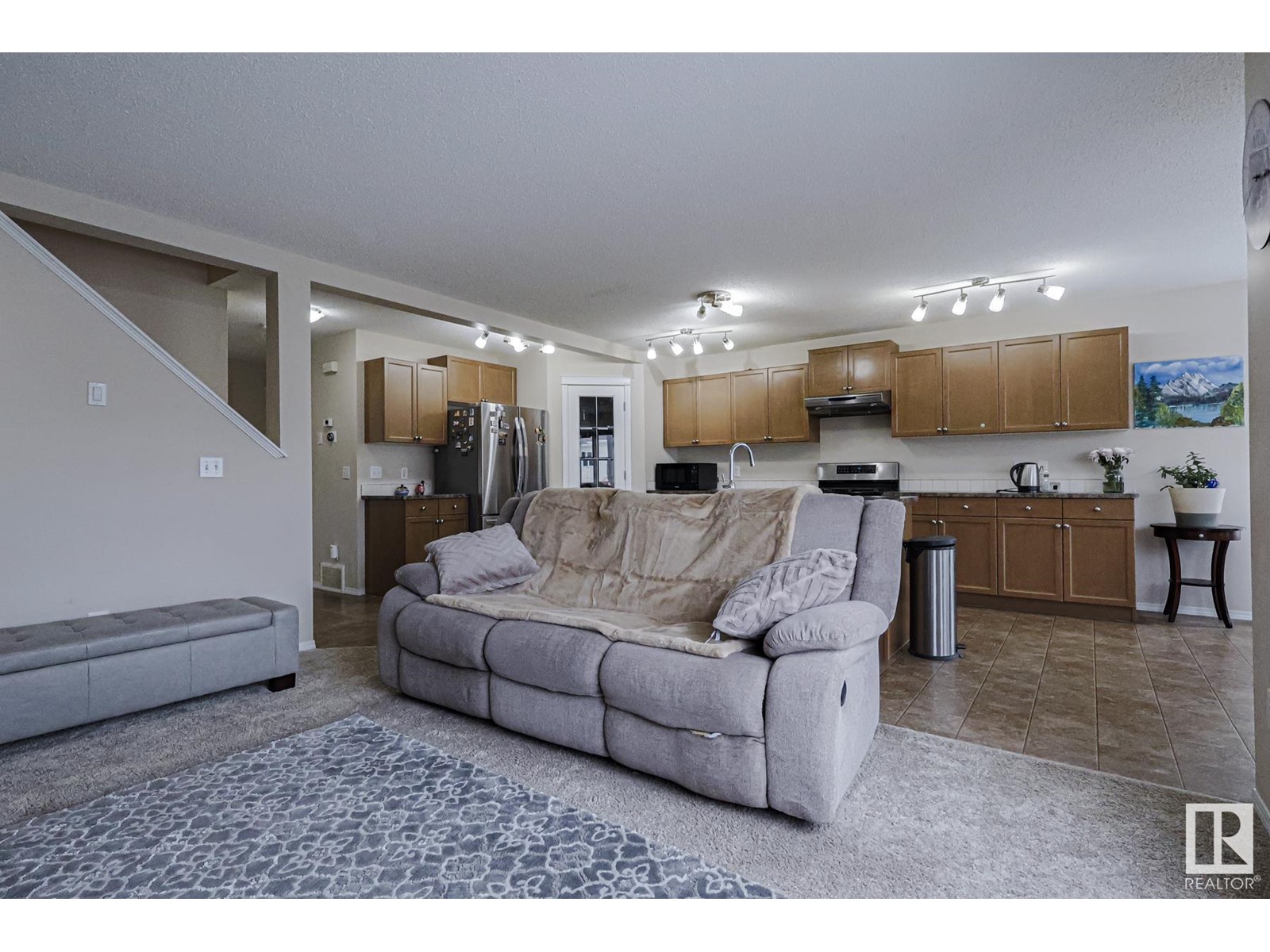 6136 12 AV SW