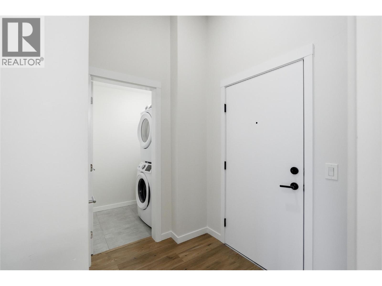 1880 HUGH ALLAN Drive Unit# 114