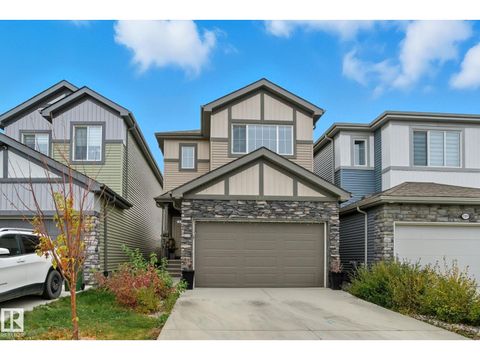 9307 PEAR LINK SW SW Edmonton AB T6X2N8