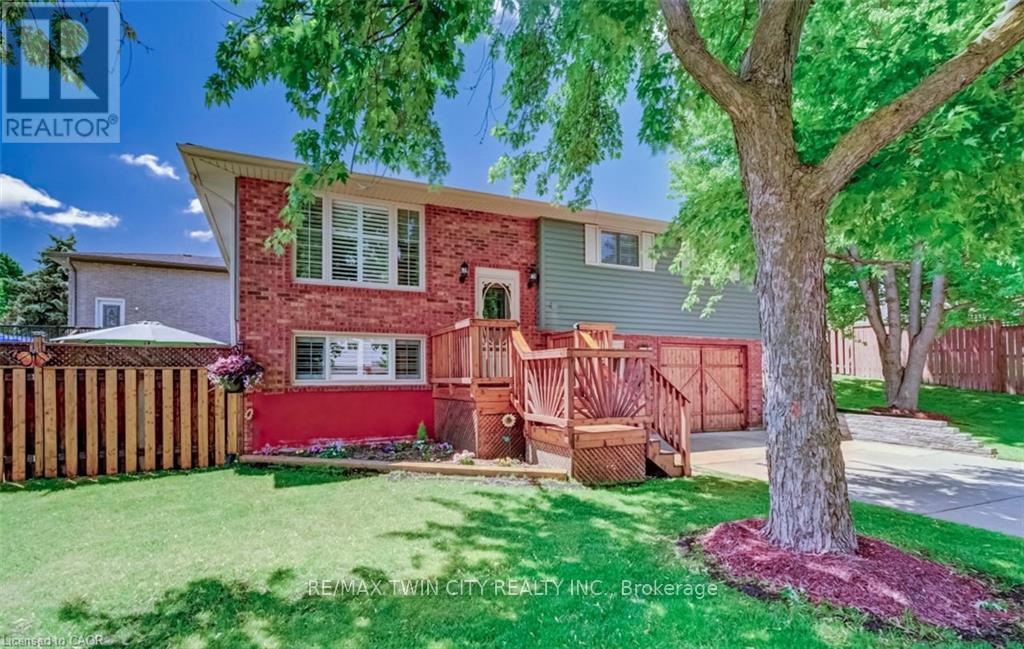 3 PARKLAND CRESCENT