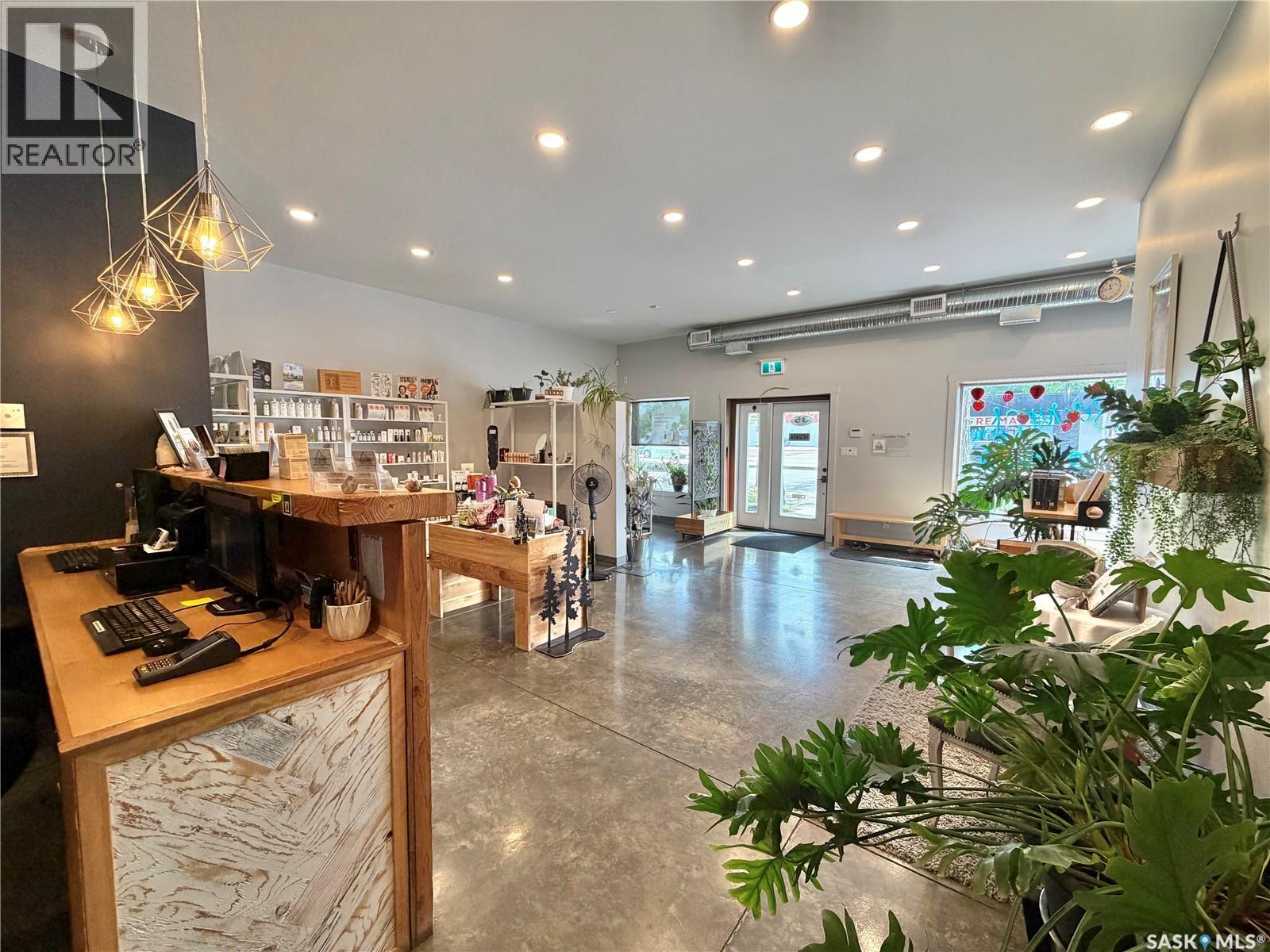 35 Smith STREET W