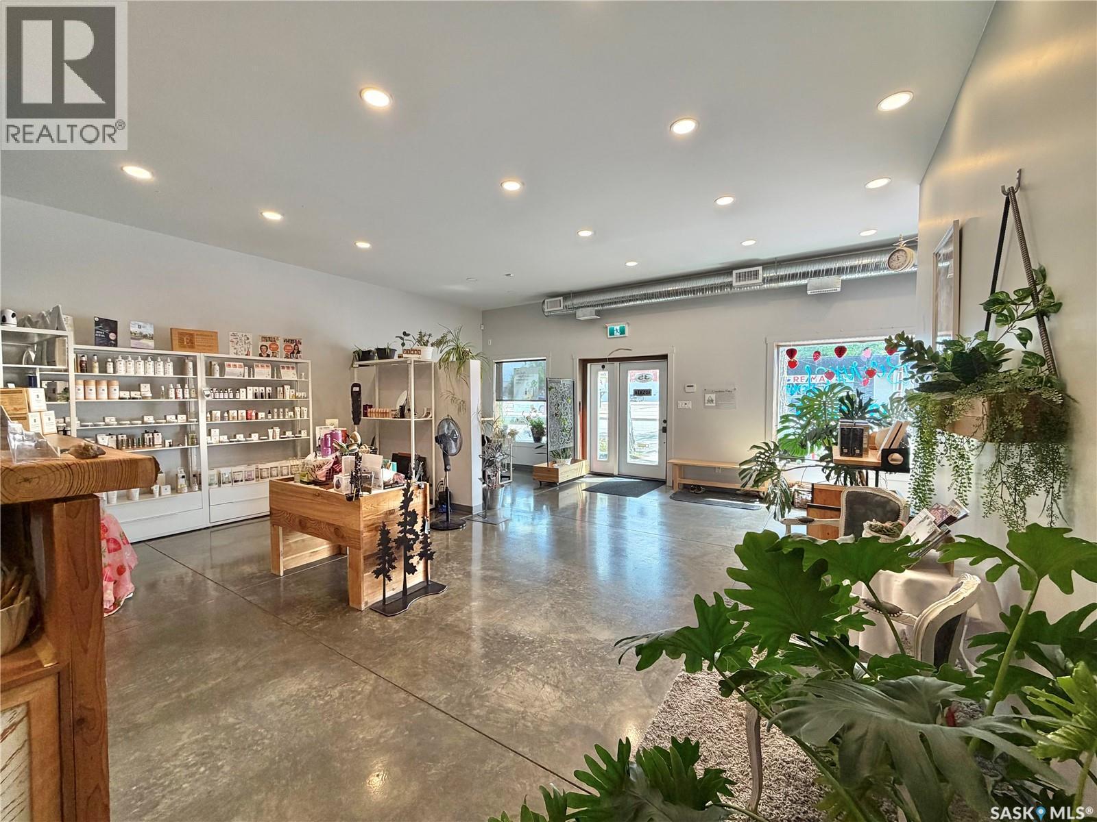 35 Smith STREET W
