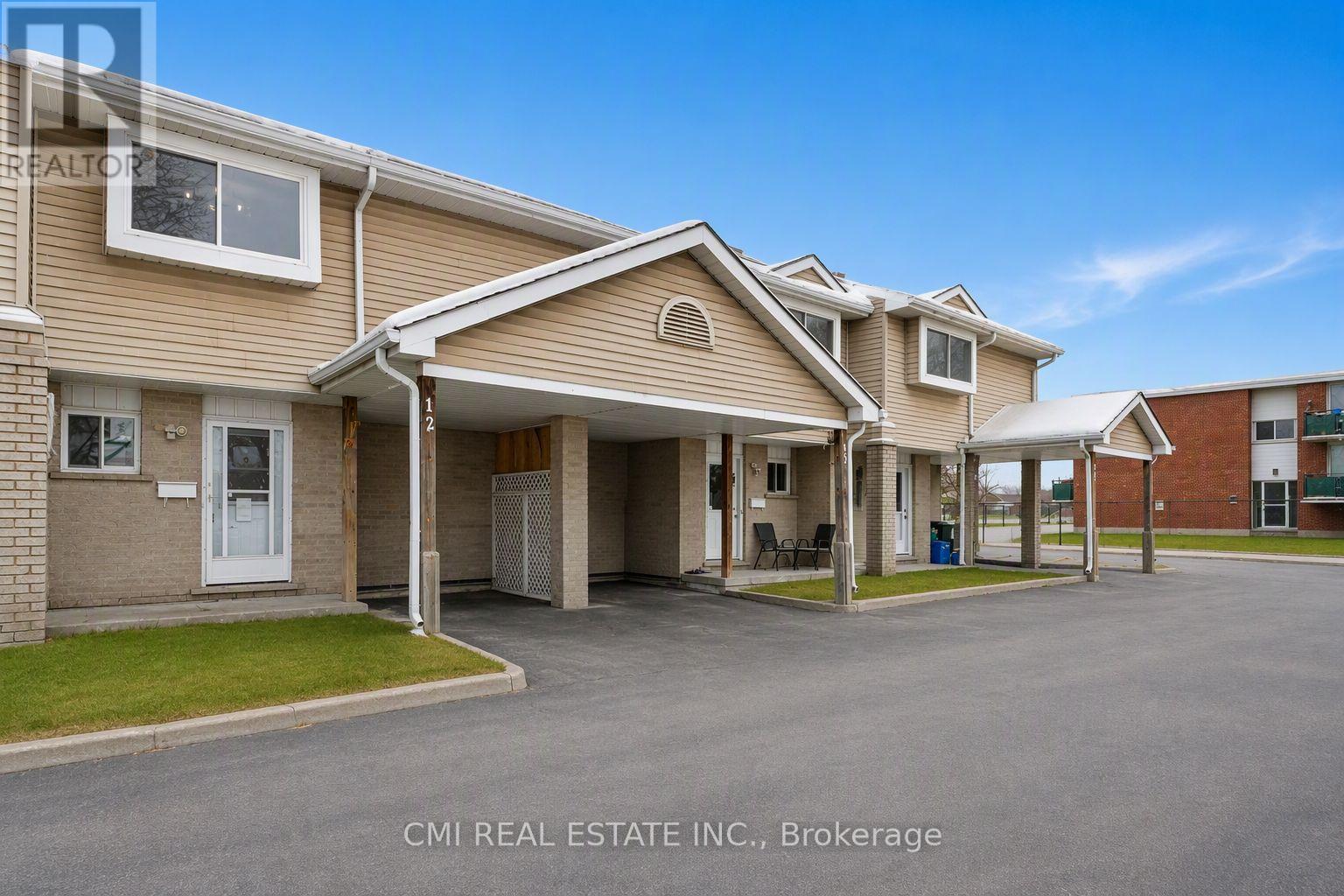 12 - 125 SEKURA CRESCENT