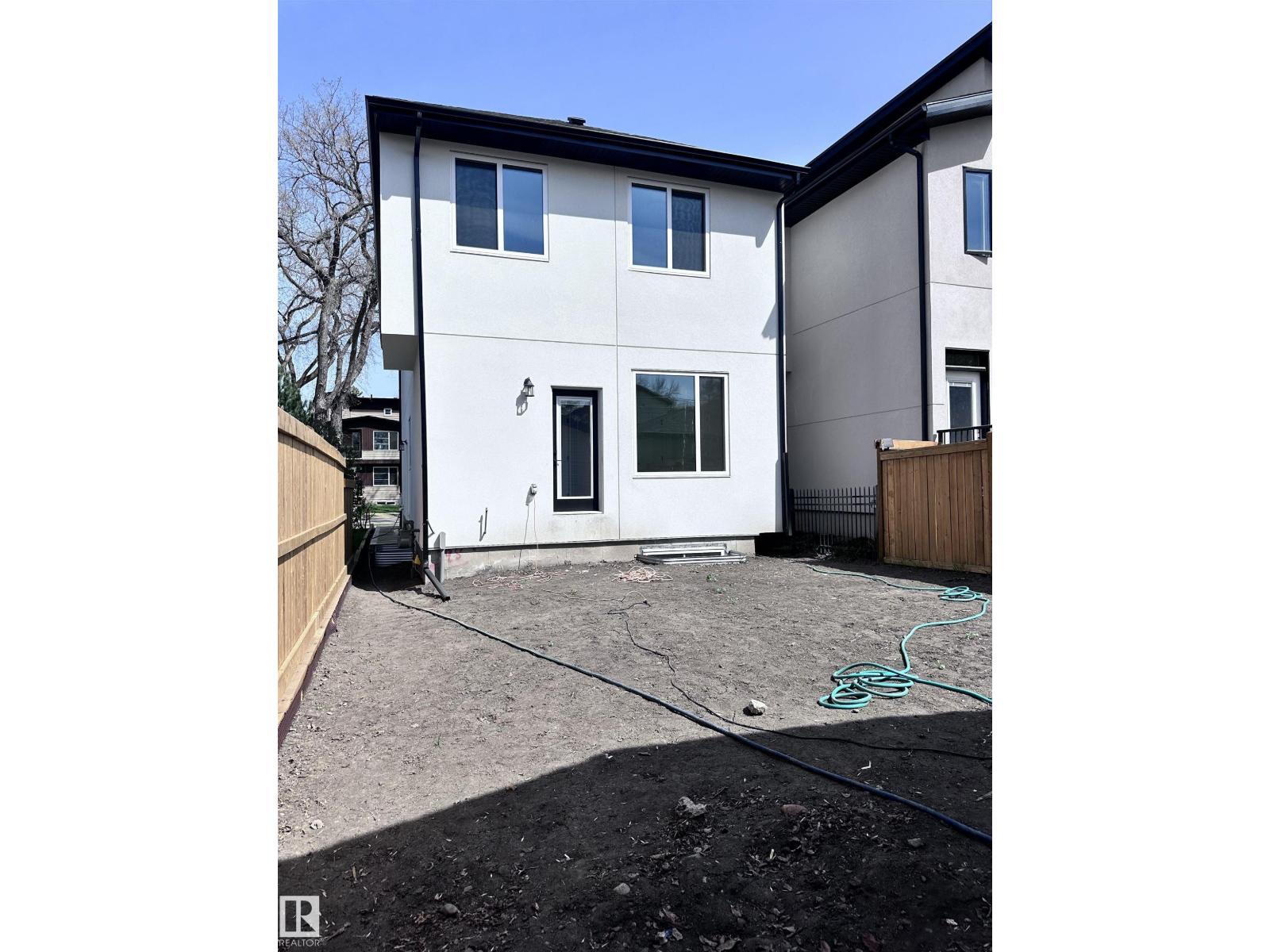 10919 79 AV NW