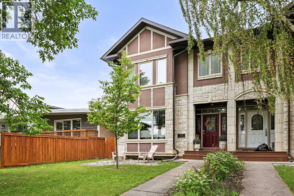 2122B 52 Avenue SW