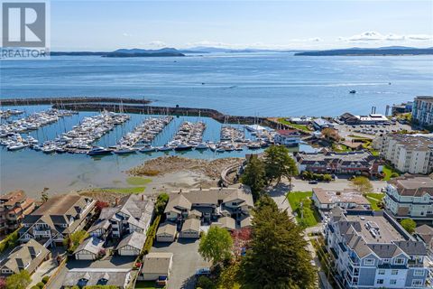 7 9901 Third St Sidney BC V8L3B1