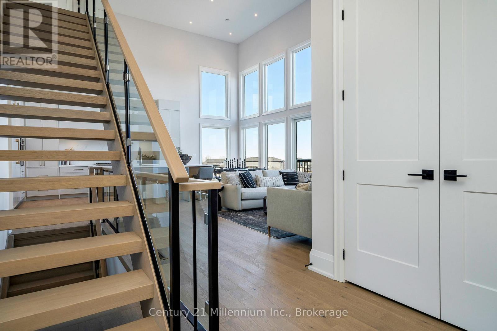 116 SLADDEN COURT