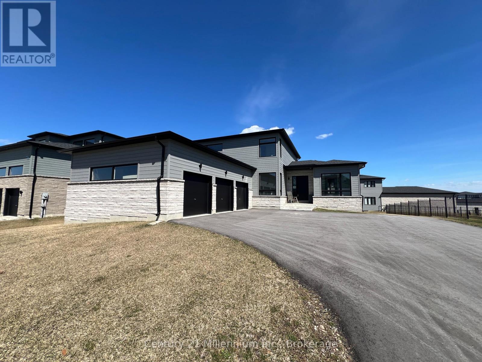 116 SLADDEN COURT