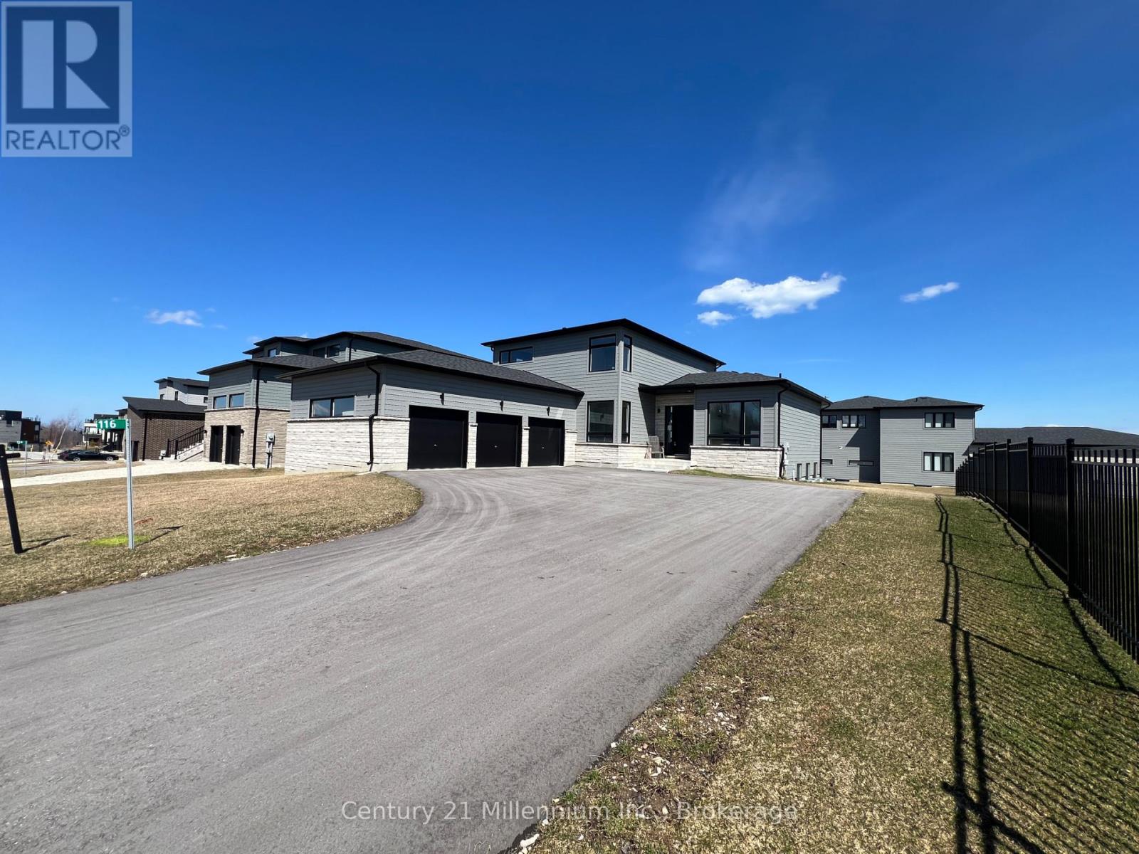 116 SLADDEN COURT