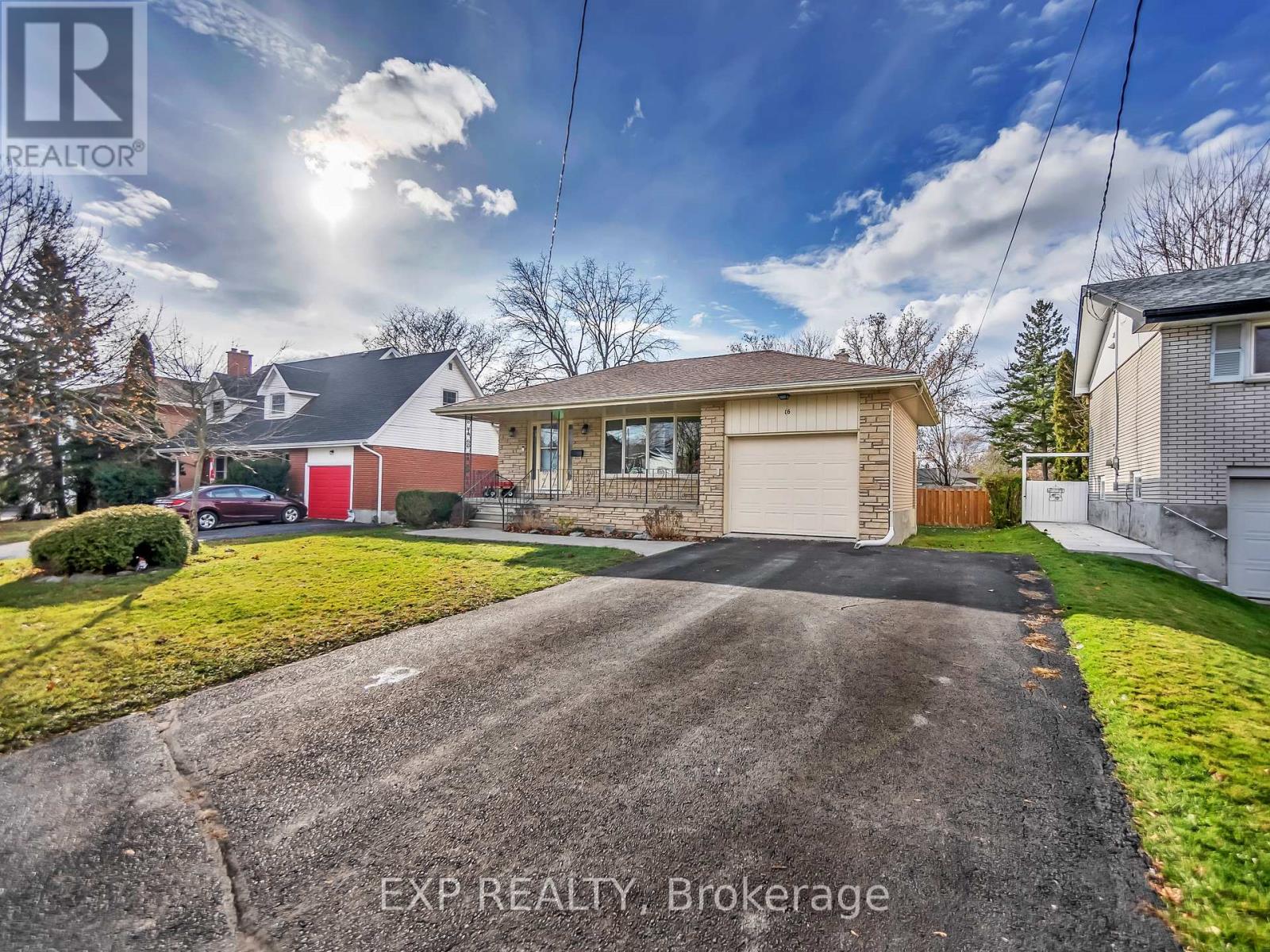 16 APPLEWOOD DRIVE