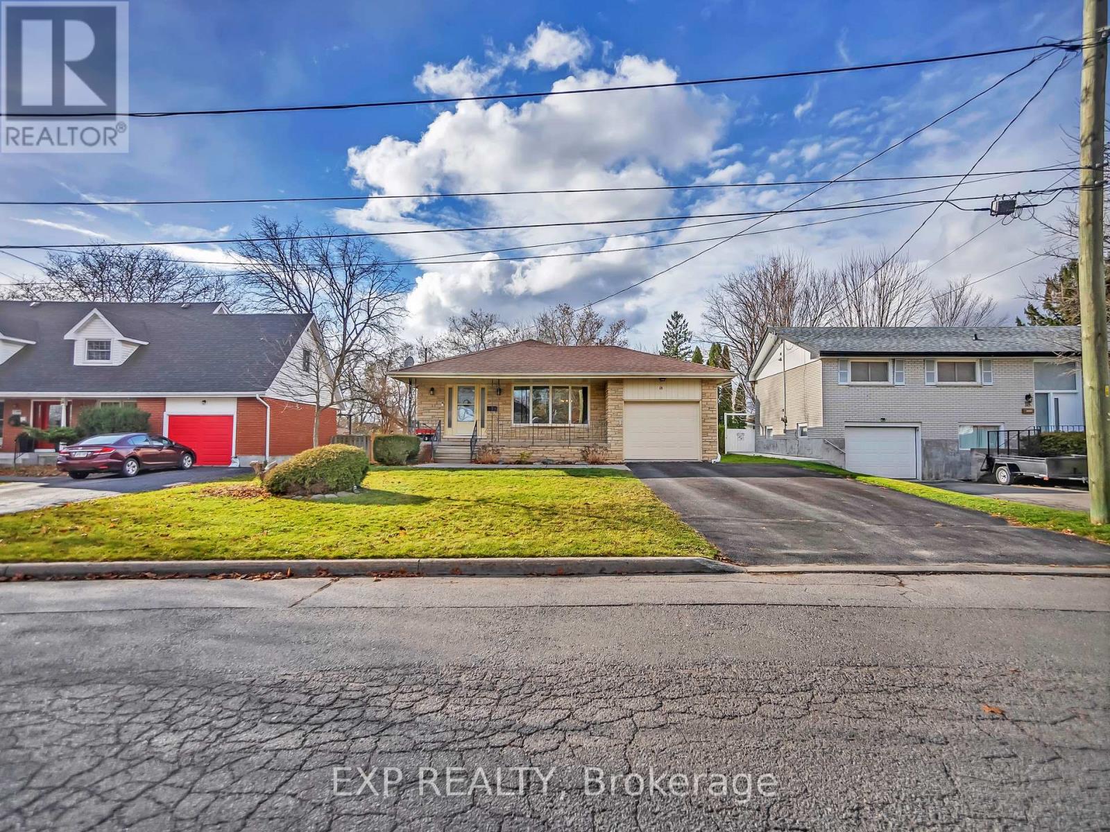 16 APPLEWOOD DRIVE