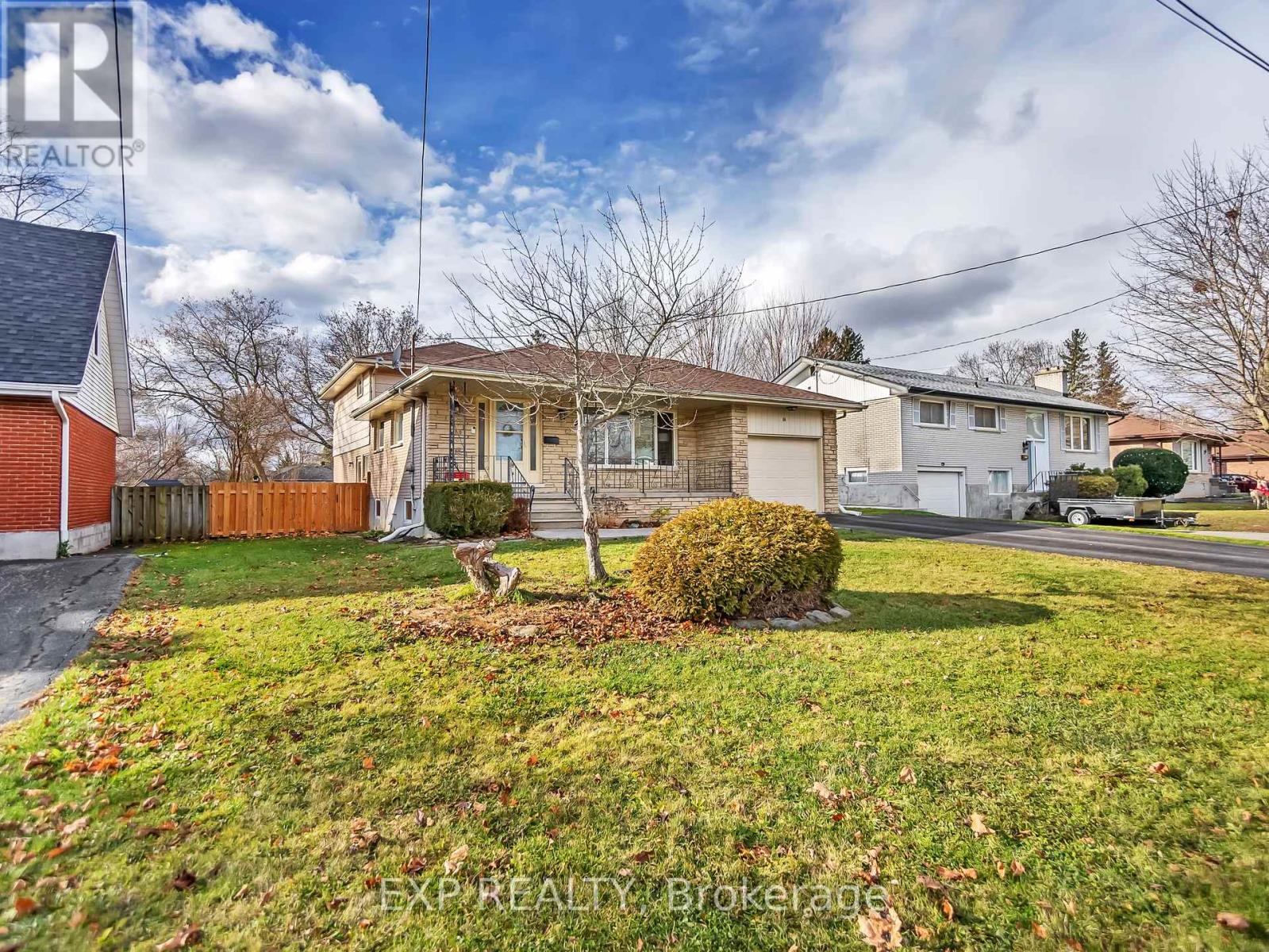 16 APPLEWOOD DRIVE