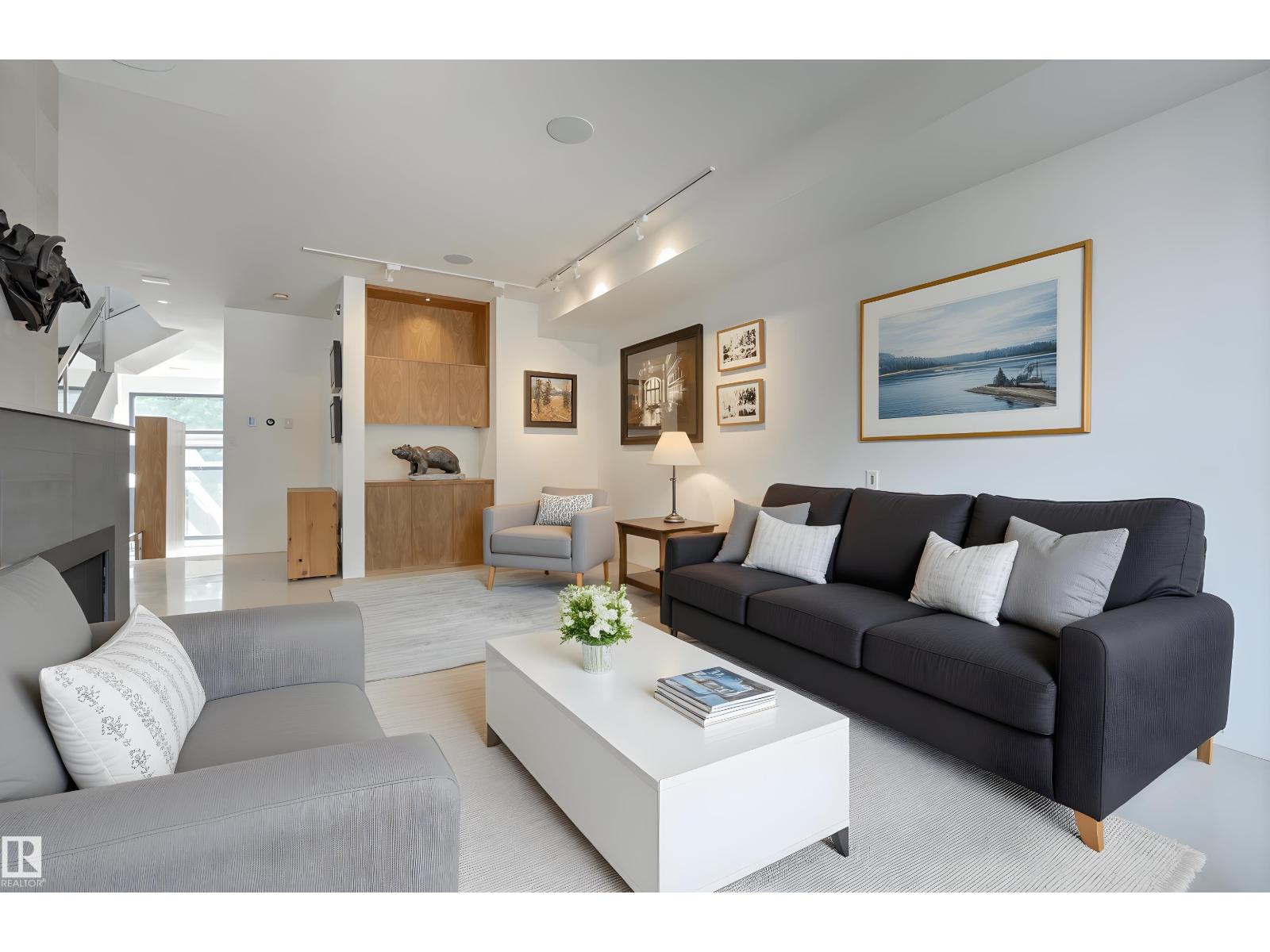 50 SYLVANCROFT LN NW