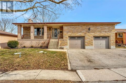 18 SPRUCEHILL Drive Brantford ON N3R3R6