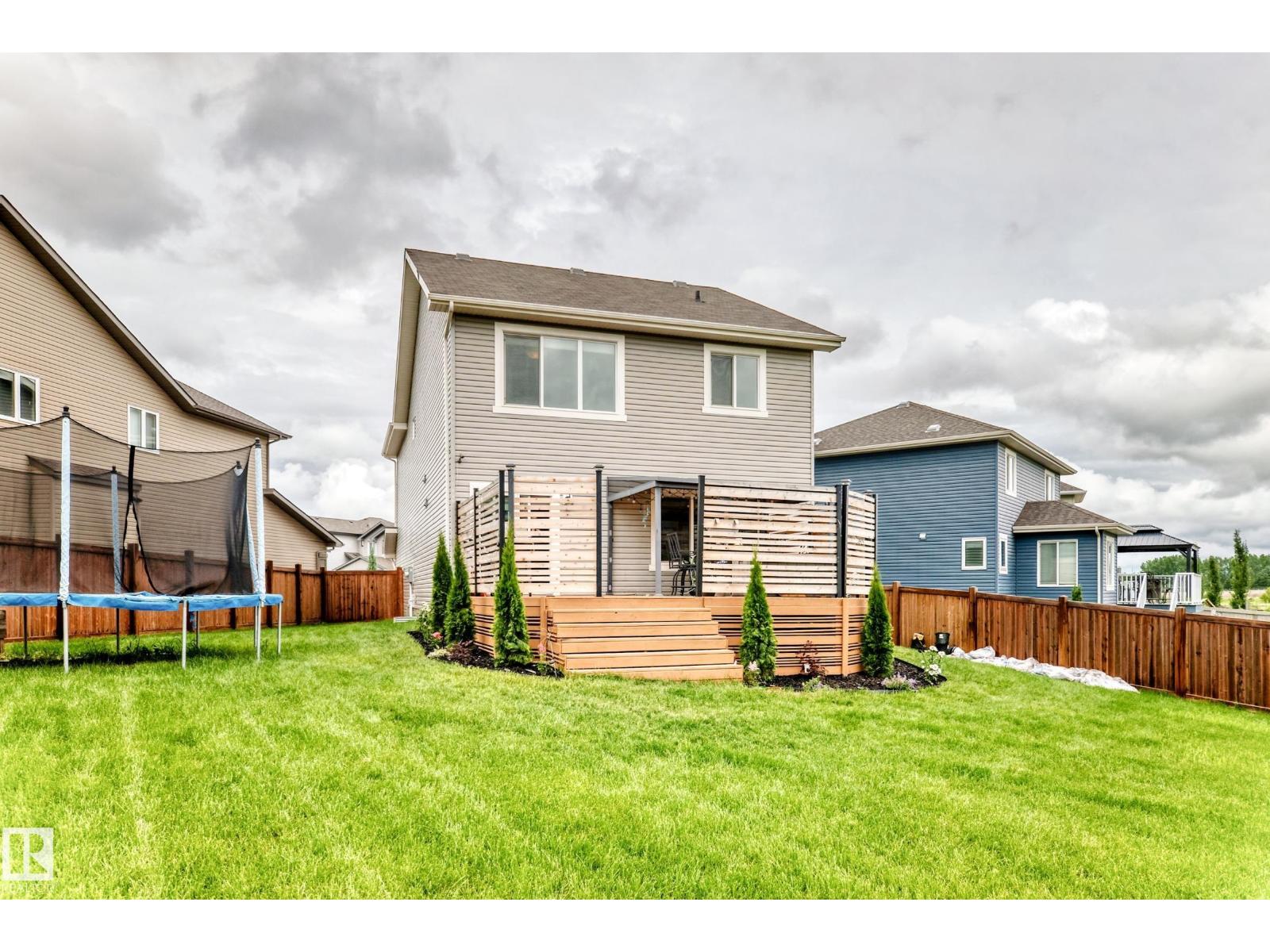 1239 24 AV NW