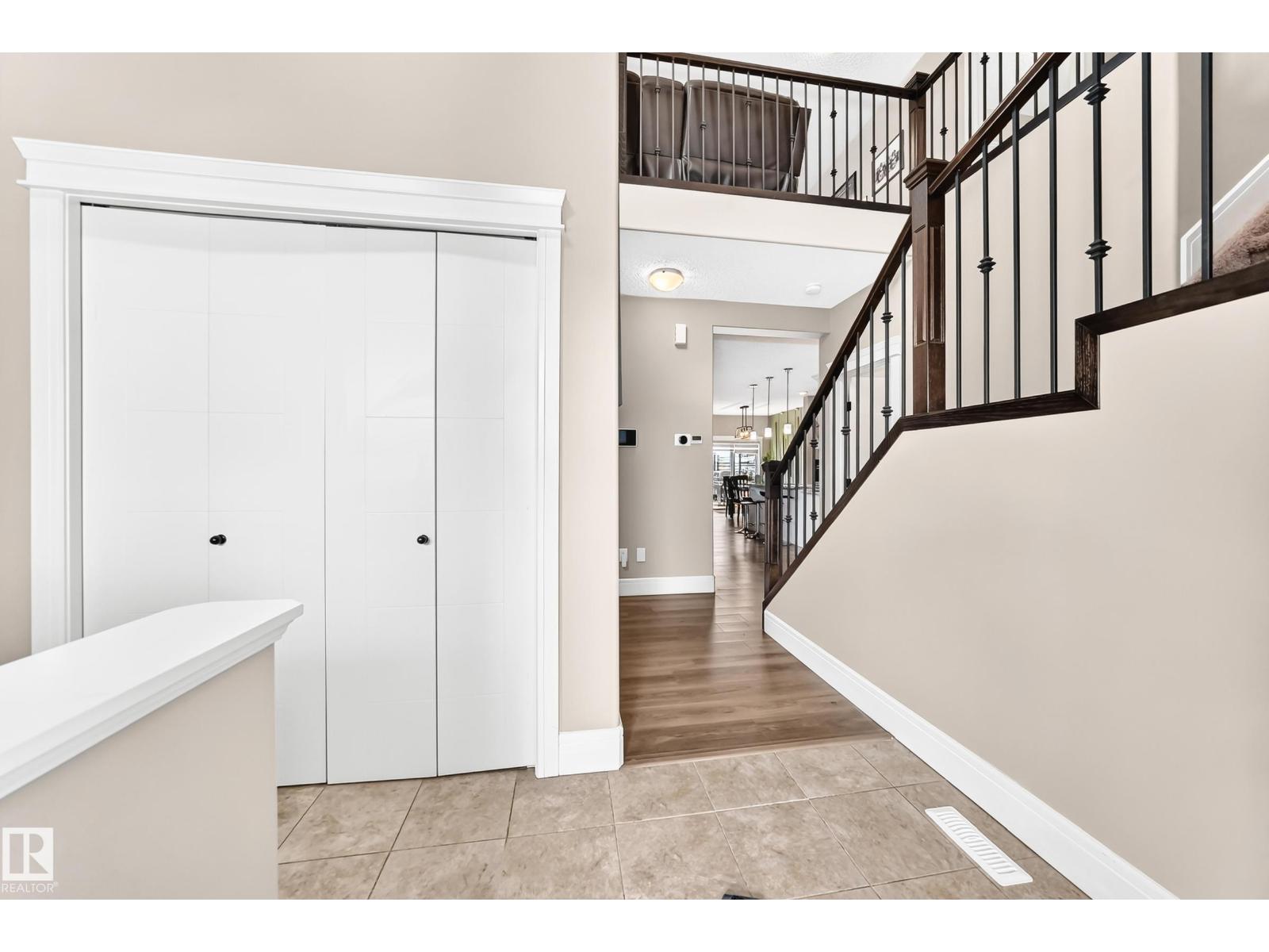 1239 24 AV NW