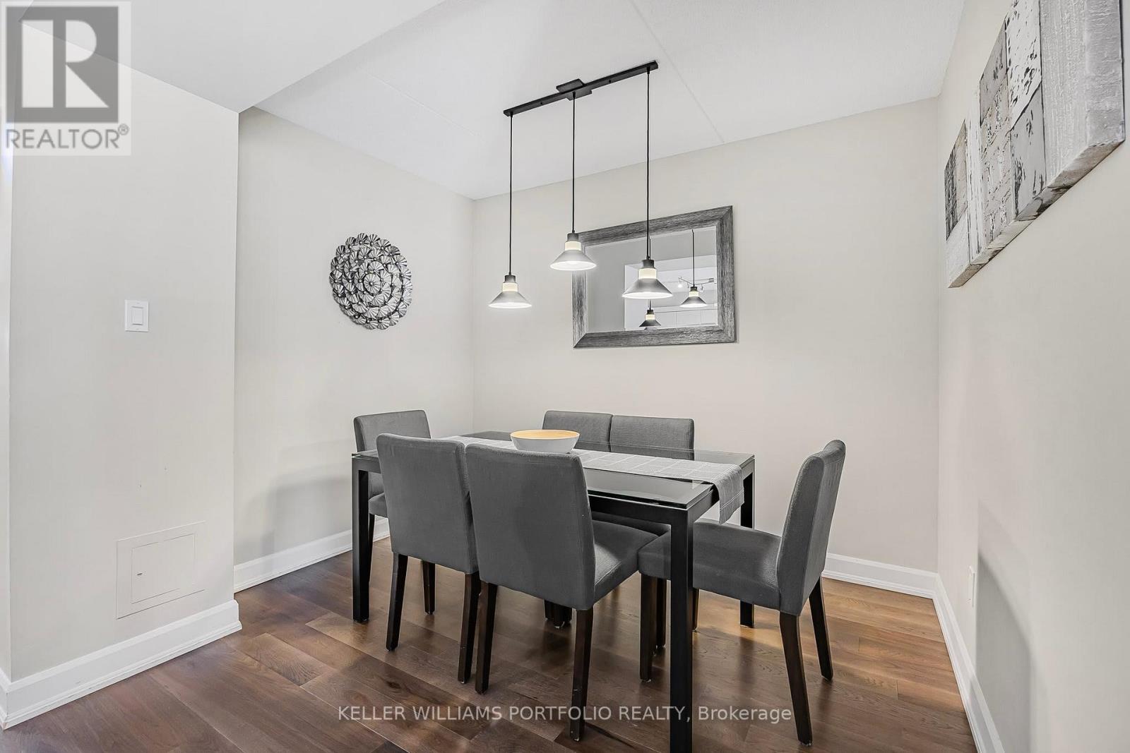 107 - 796404 GREY 19 ROAD