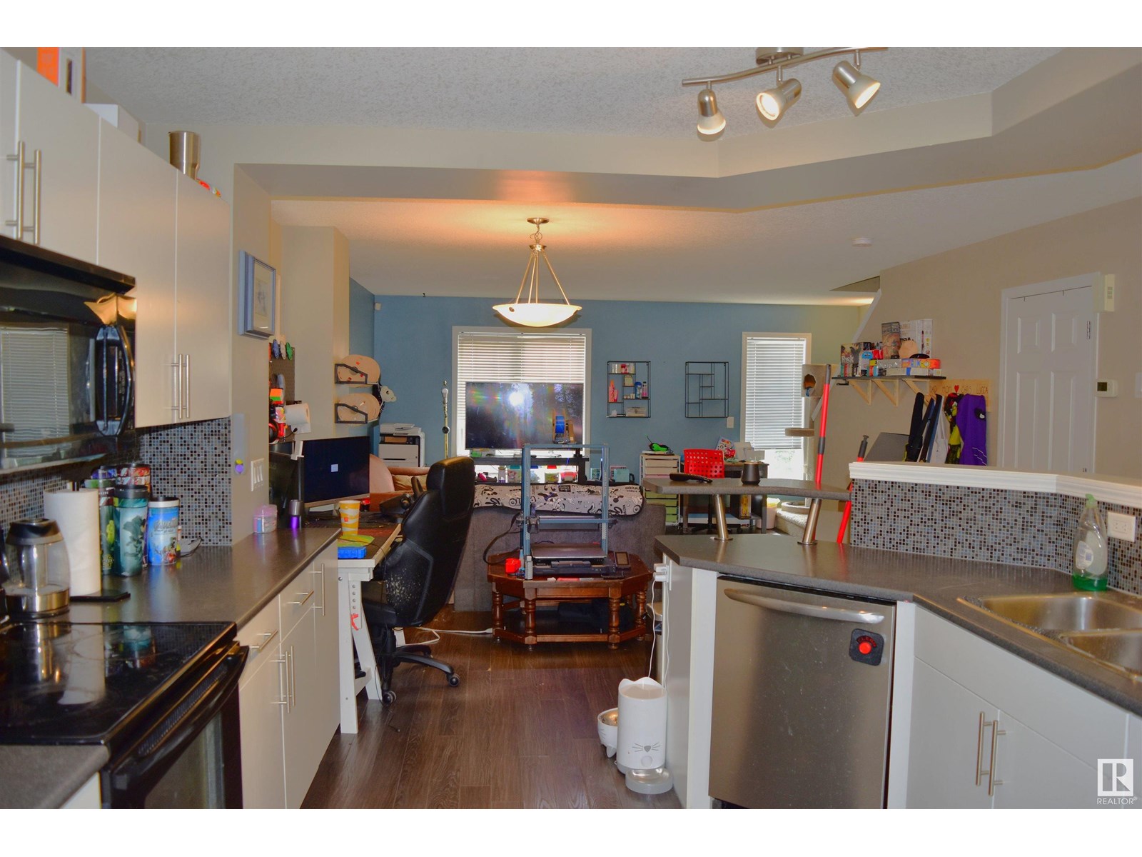 1641 TOWNE CENTRE BV NW