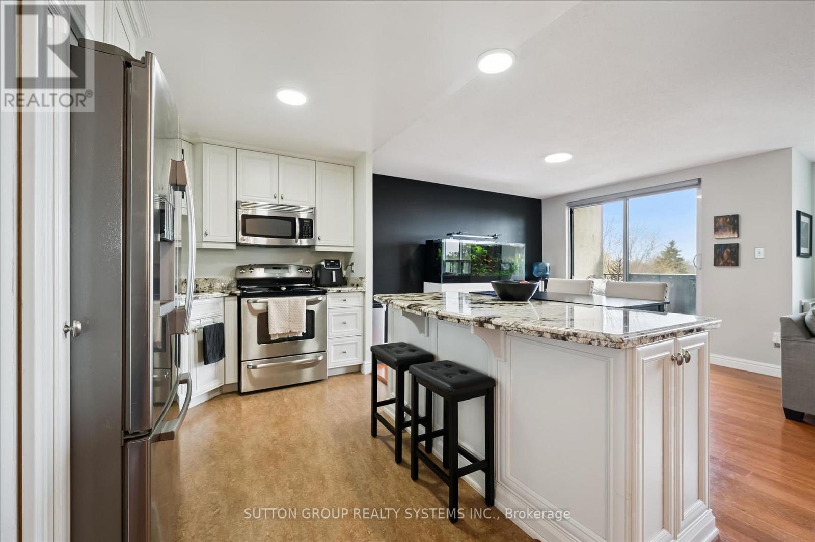 406 - 421 FAIRVIEW DRIVE