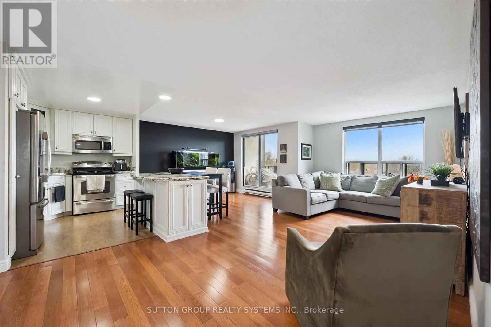 406 - 421 FAIRVIEW DRIVE