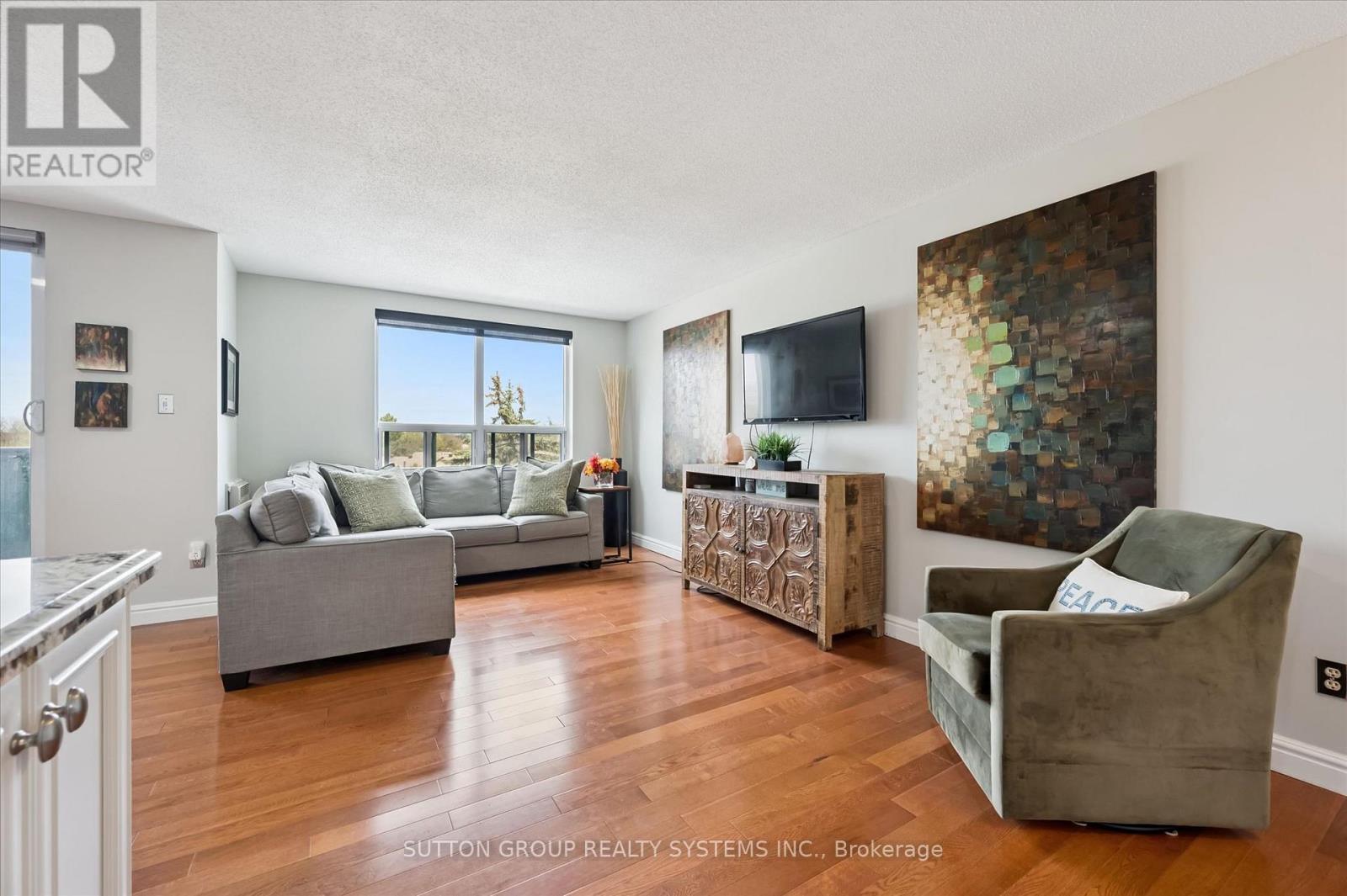 406 - 421 FAIRVIEW DRIVE