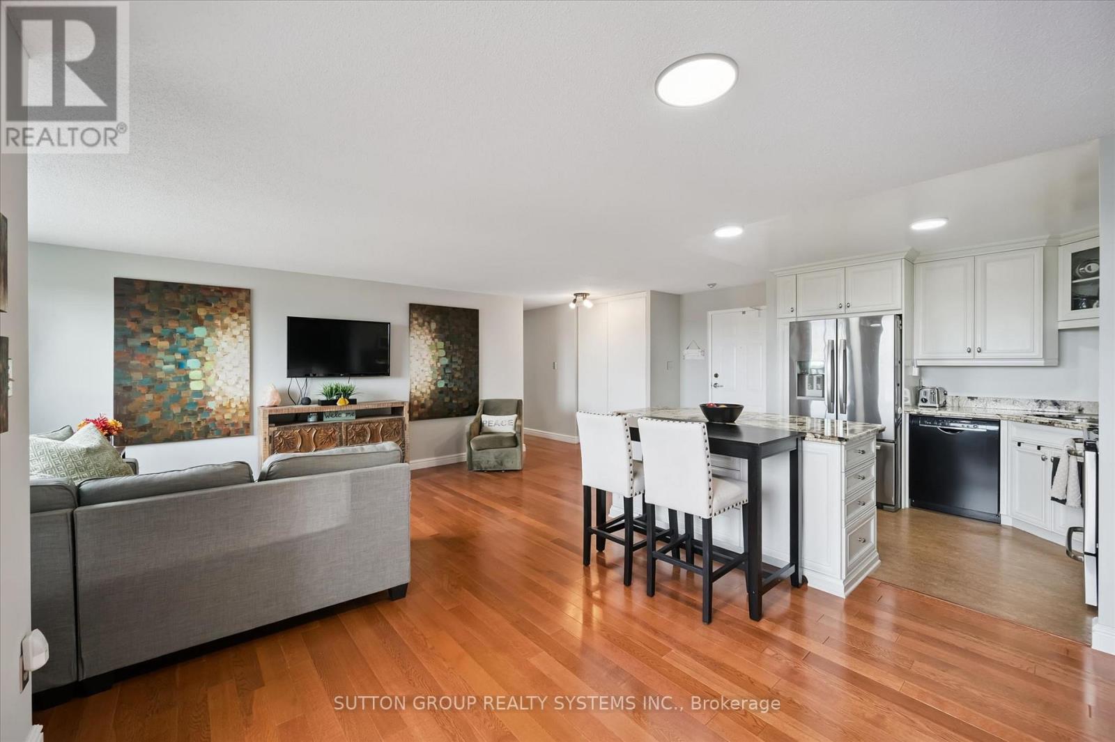 406 - 421 FAIRVIEW DRIVE
