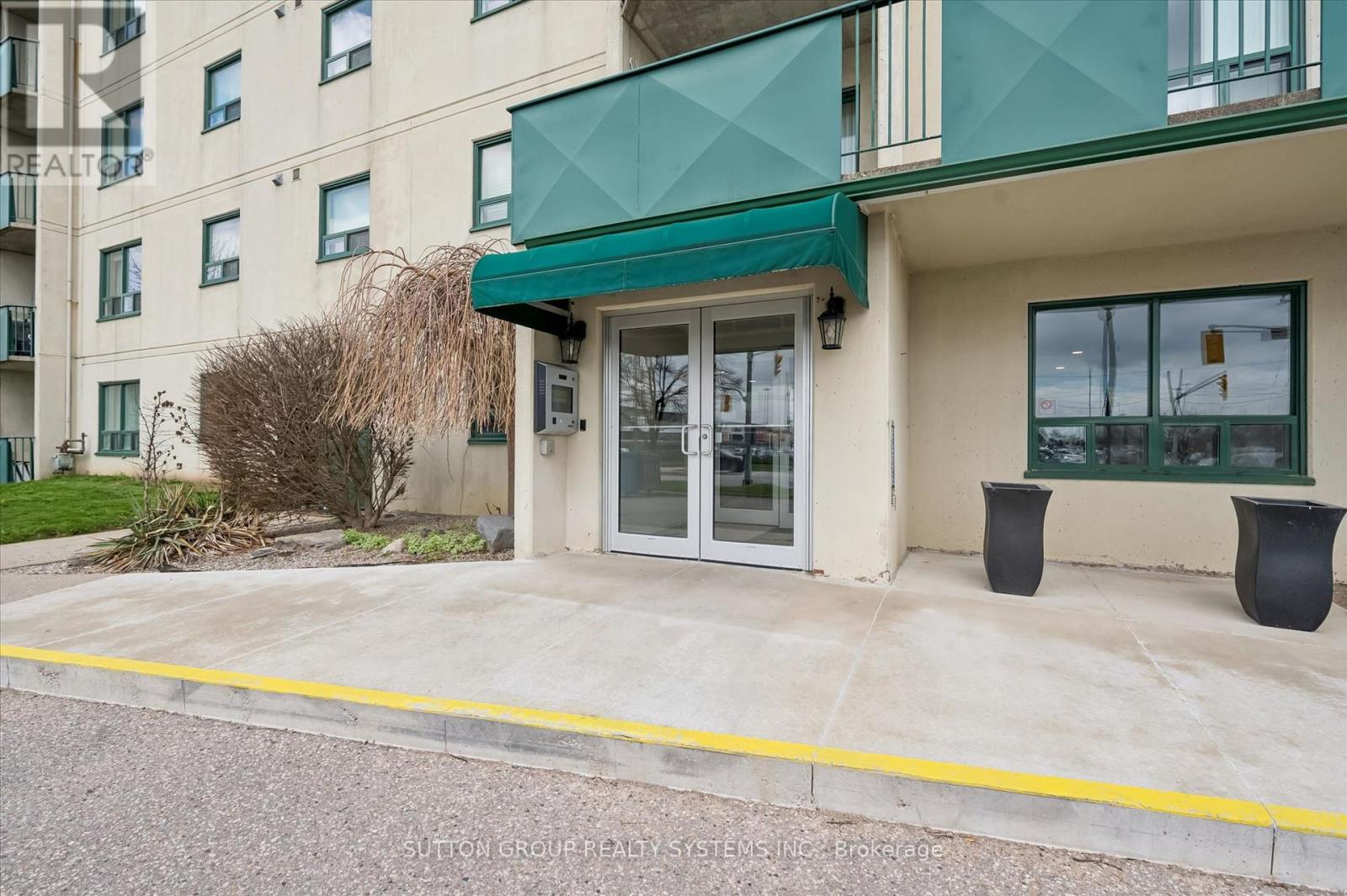 406 - 421 FAIRVIEW DRIVE