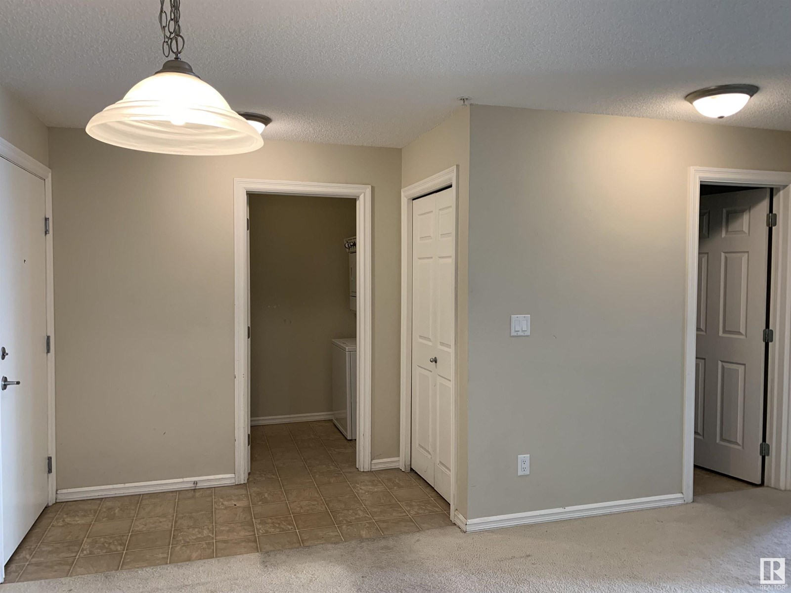 #203 2208 44 AV NW