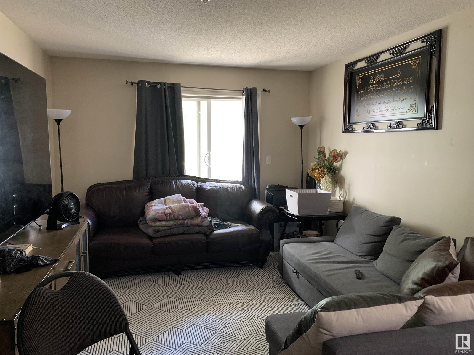 #203 2208 44 AV NW