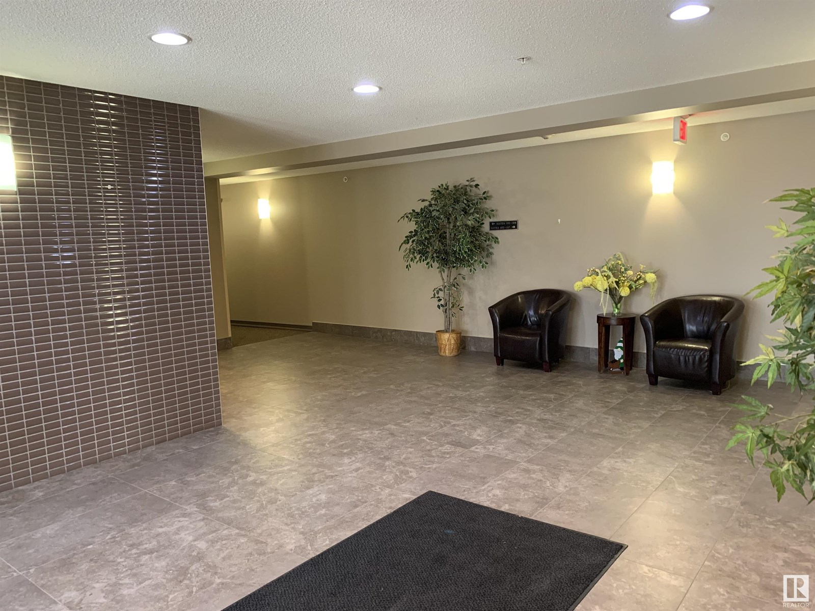 #203 2208 44 AV NW