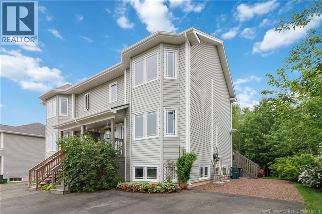54 Clarendon Drive - Photo 2