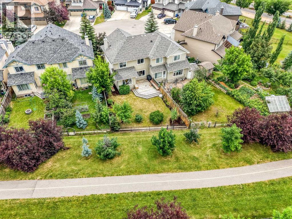 43 Cougar Ridge Bay SW