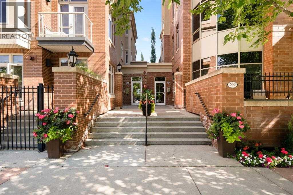 103, 660 Eau Claire Avenue SW