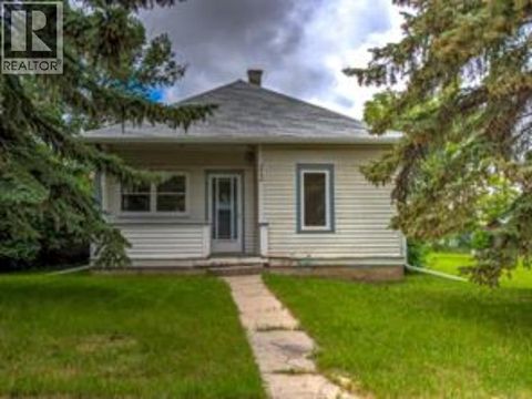 212 5 Avenue Strathmore AB T1P1B7