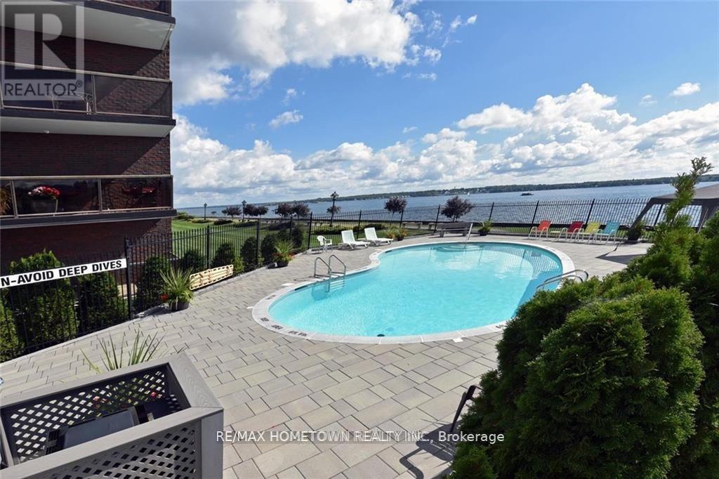 211 - 55 WATER STREET E