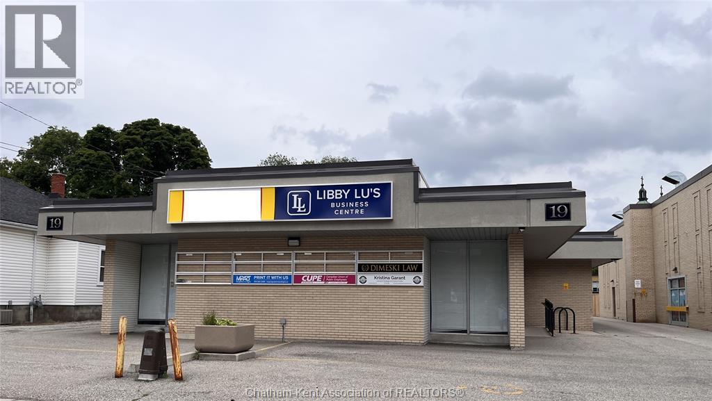 Photo 1 of 9 — 19 Raleigh STREET, Chatham, ON N7M2M6