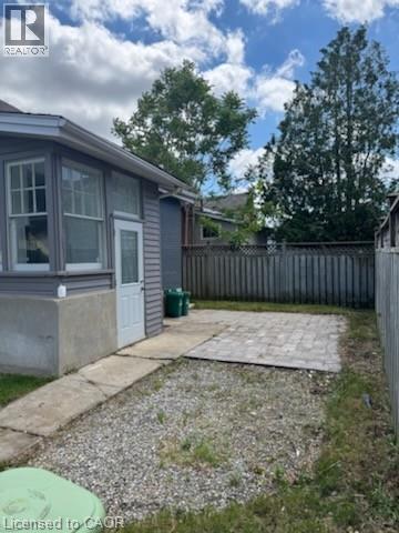 105 CATHARINE Avenue