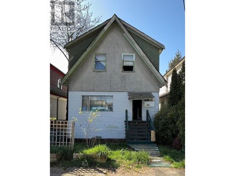 1017 MCLEAN DRIVE Vancouver BC V5L3N2