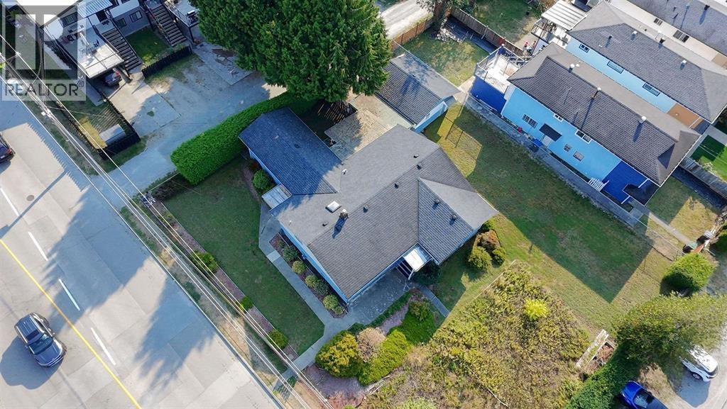 3047 OXFORD STREET