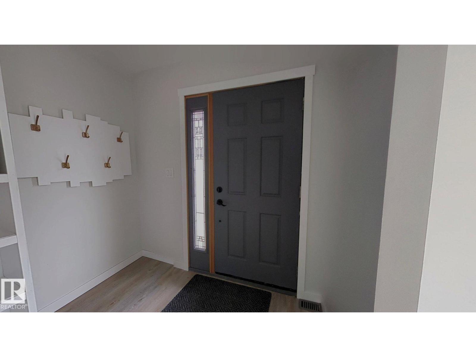 703 GRANDIN DR