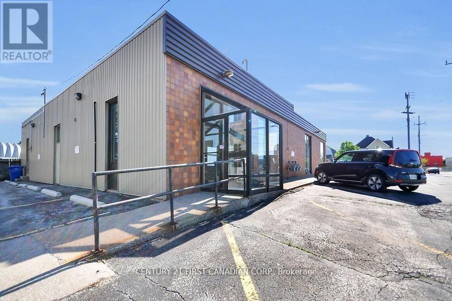120 VIDAL STREET N